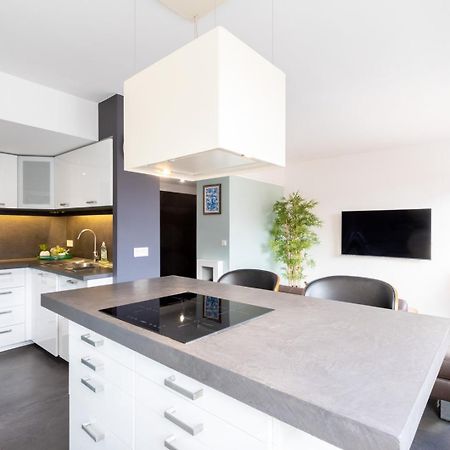 Hypercentre: Apartment Near Station With Parking Lille Exterior photo